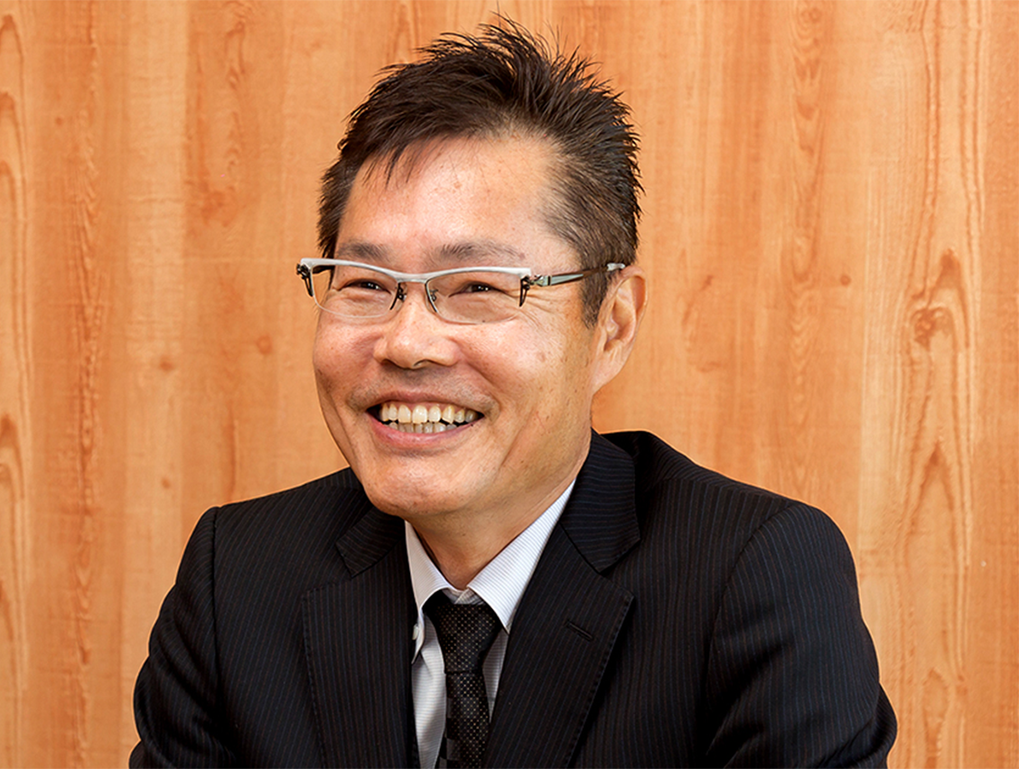 株式会社MOTOMURA 代表取締役 本村真作